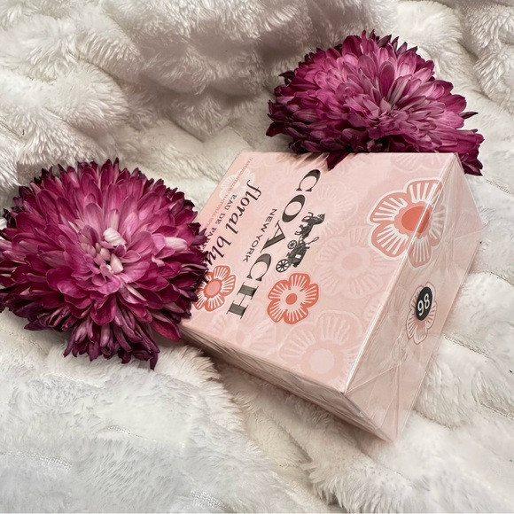 🌹New Coach Floral Blush Eau de Parfum - Soft Pink - Picture 3 of 6